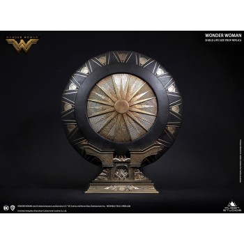 DC Comics Wonder Woman Shield Life-Size Prop Replica Polystone Edition